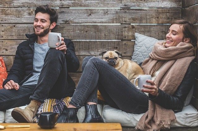 Couchsurfing como Empoderamiento y forma de revolución no violenta